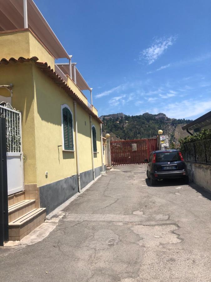 تاورمينا Beach Apartments Patrizia المظهر الخارجي الصورة