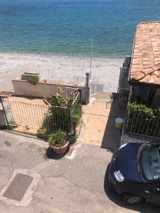 تاورمينا Beach Apartments Patrizia المظهر الخارجي الصورة