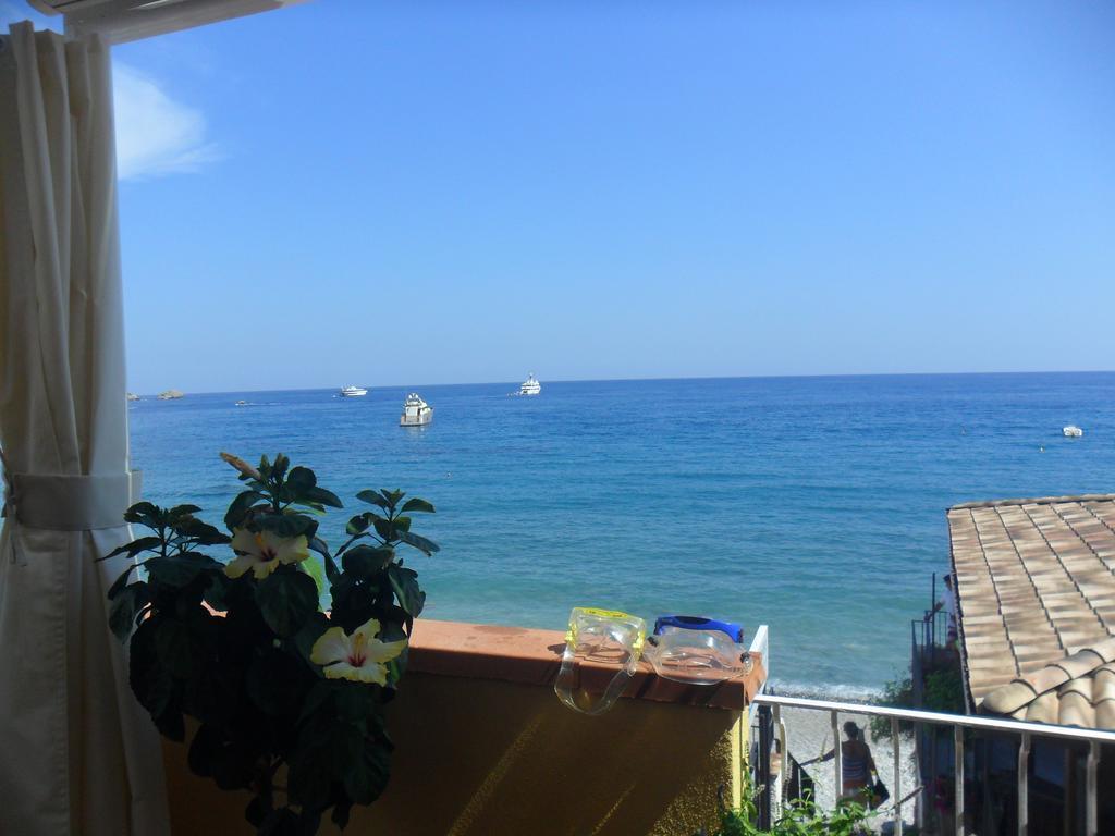 تاورمينا Beach Apartments Patrizia المظهر الخارجي الصورة