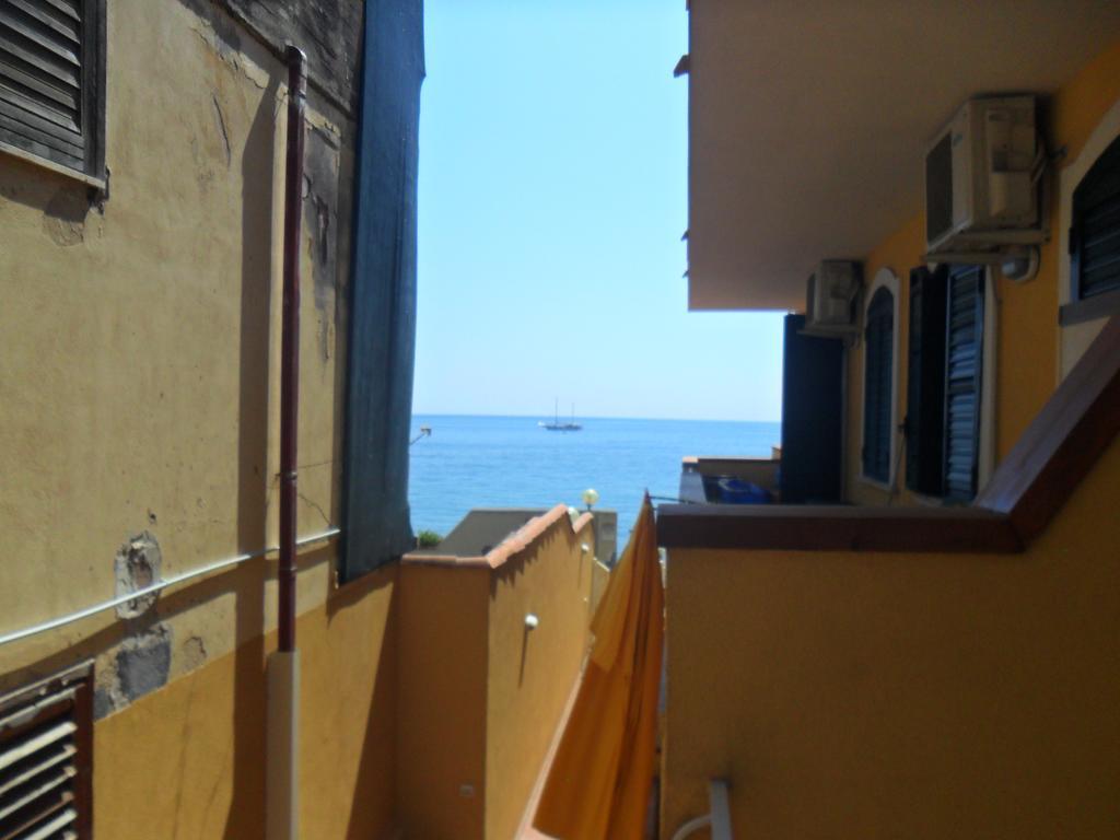 تاورمينا Beach Apartments Patrizia المظهر الخارجي الصورة